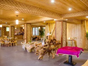 InYue Holiday Hotel - Image 5