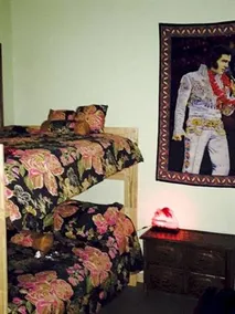 Heartbreak Hotel - Image 4