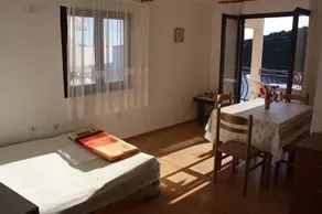Apartments Villa Mare Vinisce - Image 2