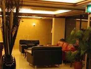 Royal Inn Hotel - Image 5