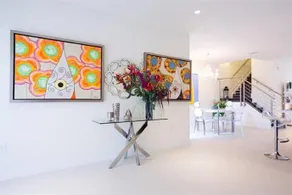 Artistic Luxury Vacation Home - Image 3