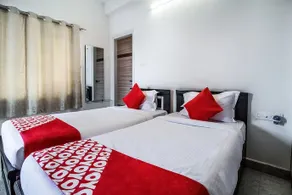 Oyo 14731 Hallmark Inn Kukatpally - Image 2