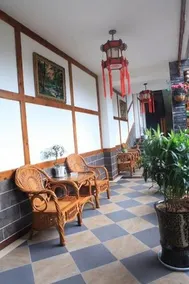 Red House - Image 5