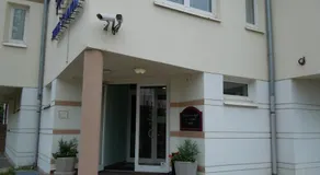 Hotel Zimni Stadion - Image 2