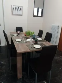 Comfortable 4th fl flat ideal for up to 8 people - Image 4