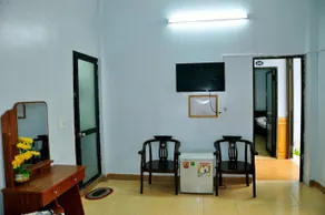Authentic Cat Ba Hotel 2 - Image 3