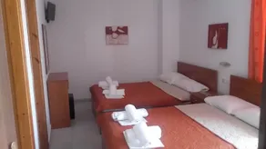 Giannis Hotel - Image 4