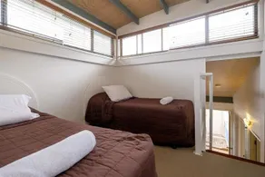 6 Point Lookout Beach Resort - Image 4