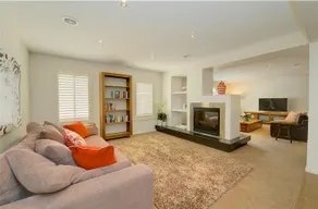 The Newington Lake House - Image 5