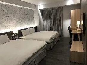 Champs Hotel - Image 4