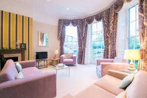 Premium Gold Penthouse Apartment Canary Wharf - Image 2