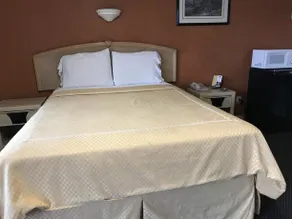 Sunrise Inn - Image 4