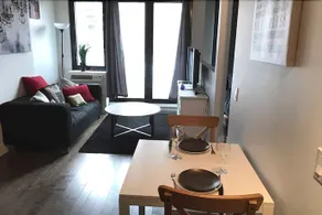 Deluxe Studio On Saint Catherine 2417 - Image 1