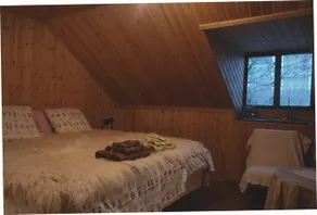 The Lake's House - Image 3