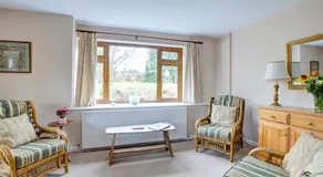 White House Cottage Whitton - Image 2
