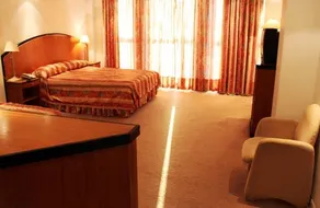 Hotel South Beach - Image 2