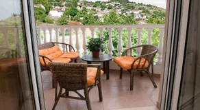 Anamniseis - Image 2