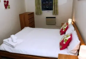 Central quiet self check in 1 bedroom apartment up to 4 - Image 4