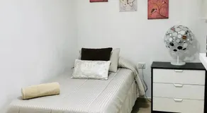 Céntrica y acogedora habitación - Image 2