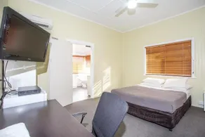 Mycow Accommodation Sarina - Image 5