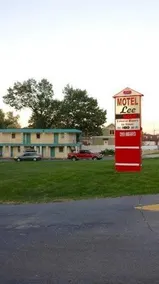 Lee Motel - Image 4