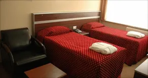 Grand Lion Hotel - Image 4