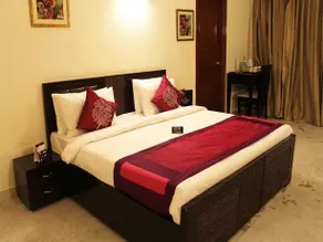 OYO Rooms Atta Market Sector 30 - Image 4