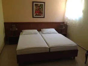 Motel Mozart - Image 5