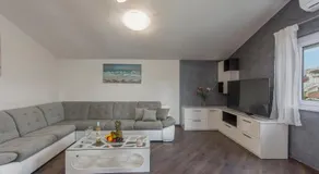 Silver Holiday House - Image 4