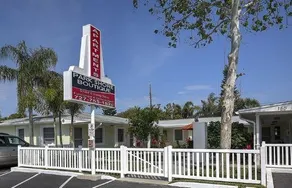 Park Shore Suites Unit 2 - Image 5