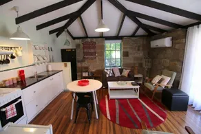 Gumtrees Cottage Stables - Image 2