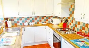 Coconut Cottage - Peaceful Paradise by the Sea! Close to Beach & Town Center - Free Parking & WiFi - - Image 3