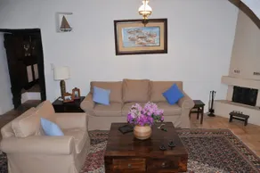 Artist's Haven Villa in Hydra - Image 5