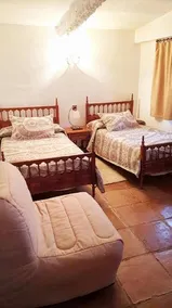 CASA TURÍSTICA Villa Carmen, CON AMPLIO JARDIN QUE INCLUYE BARBACOA, 2 PORCHES, PARKING PRIVADO Y PISCINA - Image 5