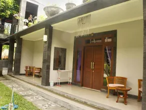 Ned's Hide-Away - Image 2