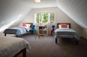 Seven Hills - Image 3