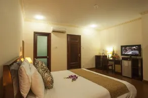 Trendy Hotel - Image 5