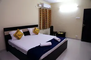 VISTA ROOMS AT RS PURAM - Image 4