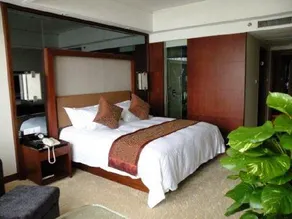 Vanwarm Hotel - Image 4