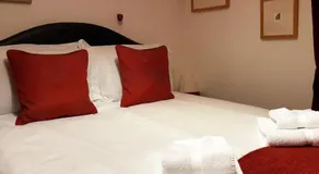 Dove Cottage, Tideswell - Image 2