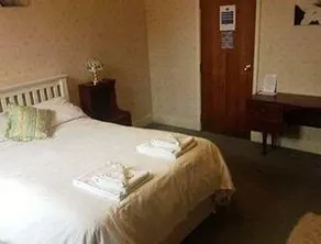 The Lopes Arms Hotel - Image 5