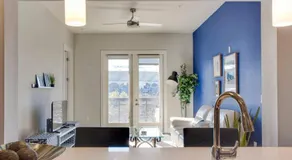 Uptown Apartment - Image 4
