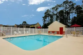 Sleep Inn & Suites by Choice Hotels - Image 5