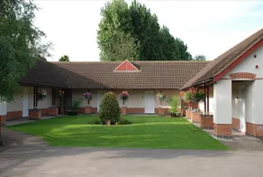 Broadlawns Guest House - Image 4