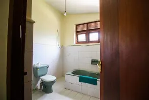 Yoho Airport way bungalow - Image 4
