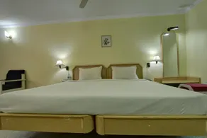SPOT ON 33415 Hotel Oriental Towers - Image 3