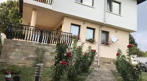 Lazarovi Houses - Image 2