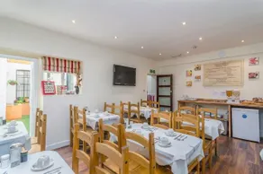 Gower Hotel - Image 2