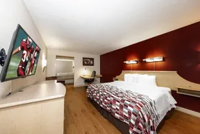 Red Roof Inn & Suites Wyhteville - Image 5