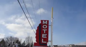 Motel Canadien - Image 2